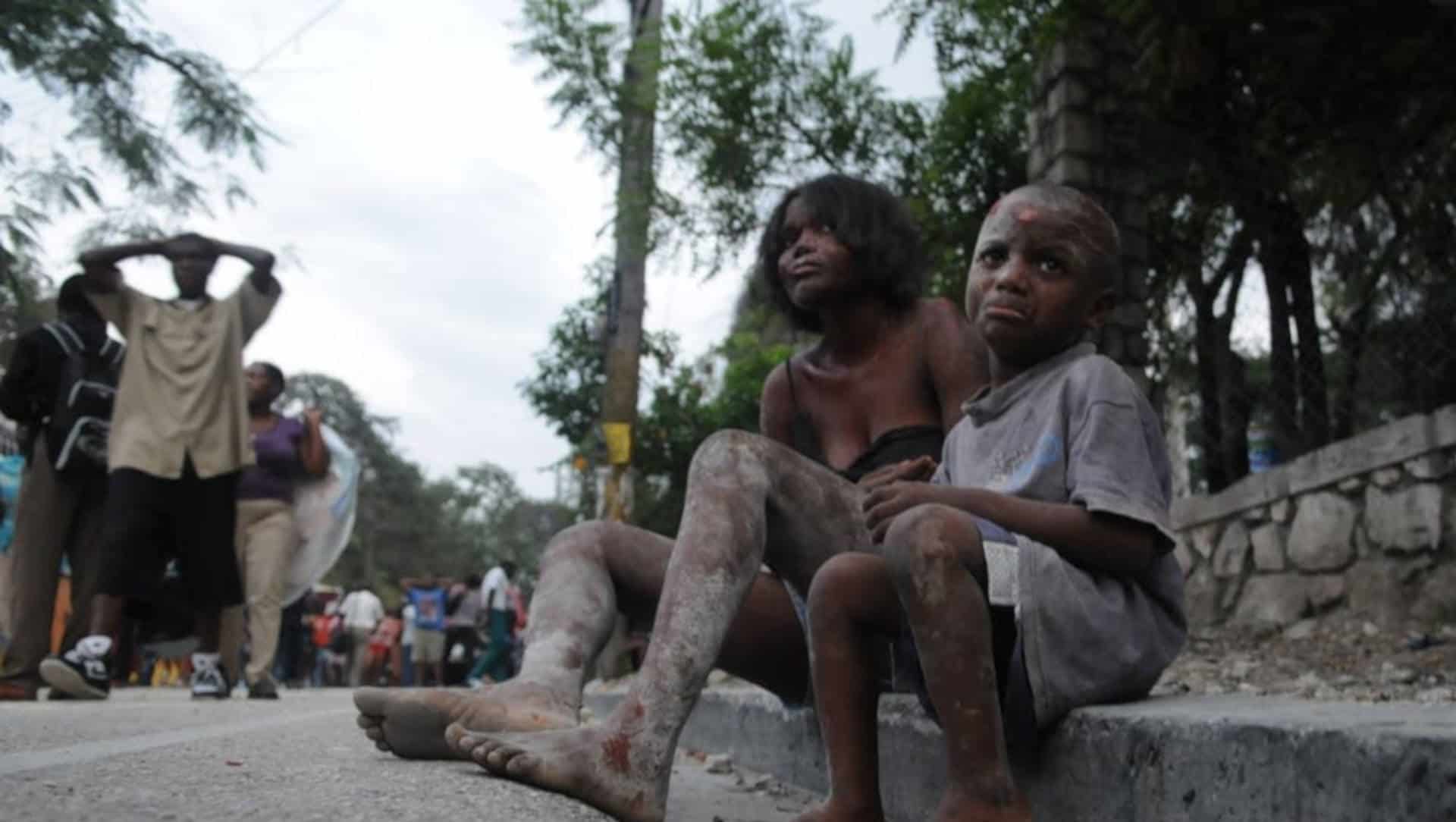 niño en la pobreza